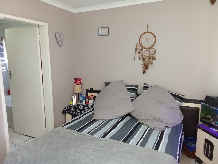 3 Bedroom Property for Sale in Radiokop Gauteng