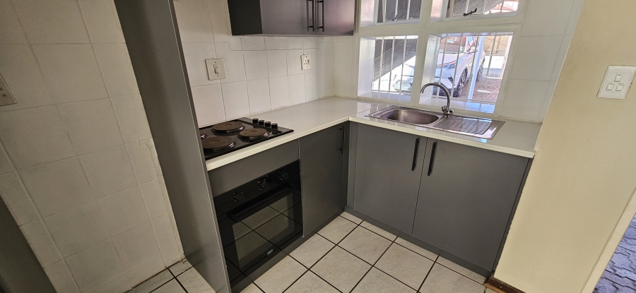 2 Bedroom Property for Sale in New Redruth Gauteng