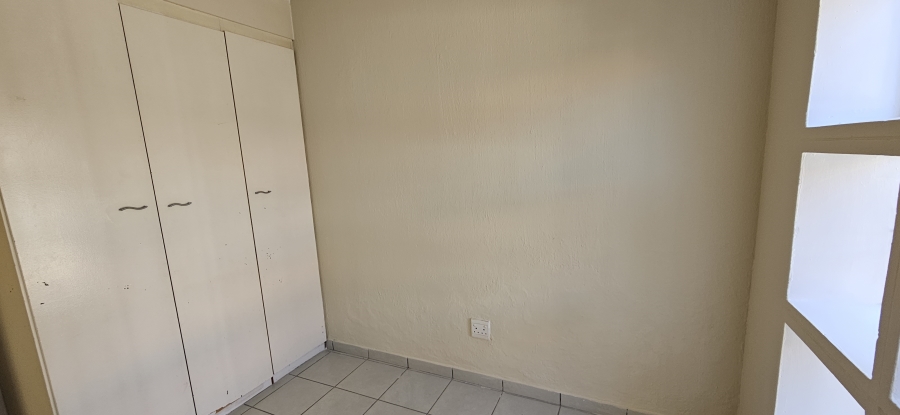2 Bedroom Property for Sale in New Redruth Gauteng