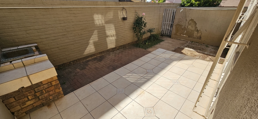 2 Bedroom Property for Sale in New Redruth Gauteng