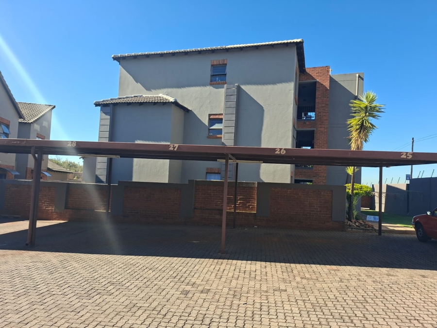2 Bedroom Property for Sale in Noordheuwel Gauteng