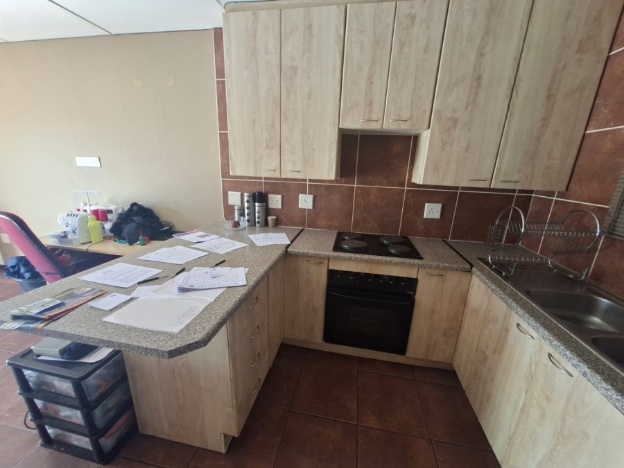 2 Bedroom Property for Sale in Noordheuwel Gauteng