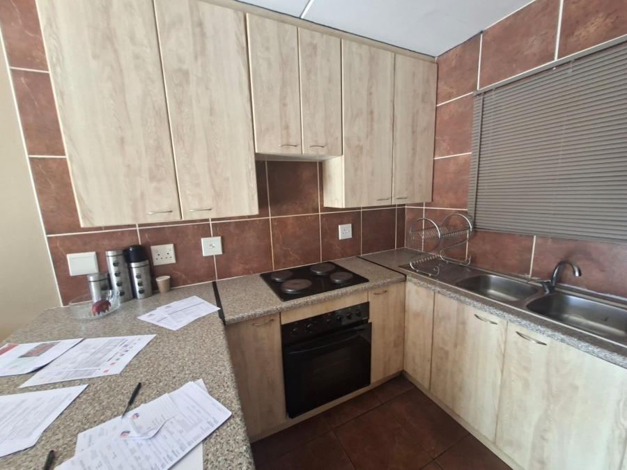 2 Bedroom Property for Sale in Noordheuwel Gauteng