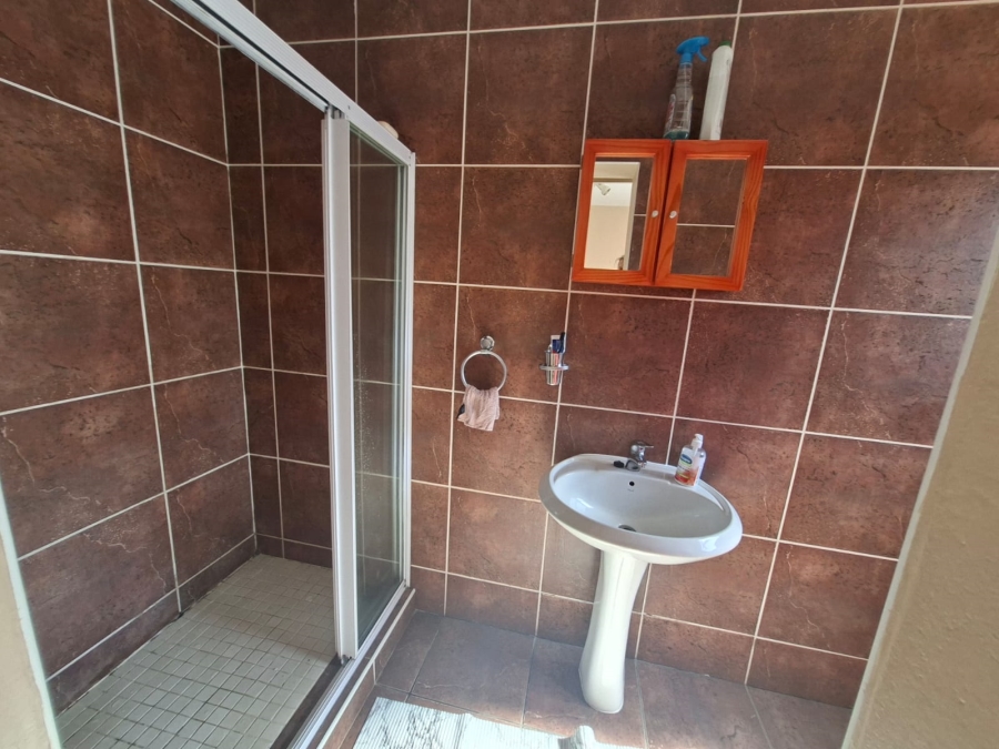2 Bedroom Property for Sale in Noordheuwel Gauteng
