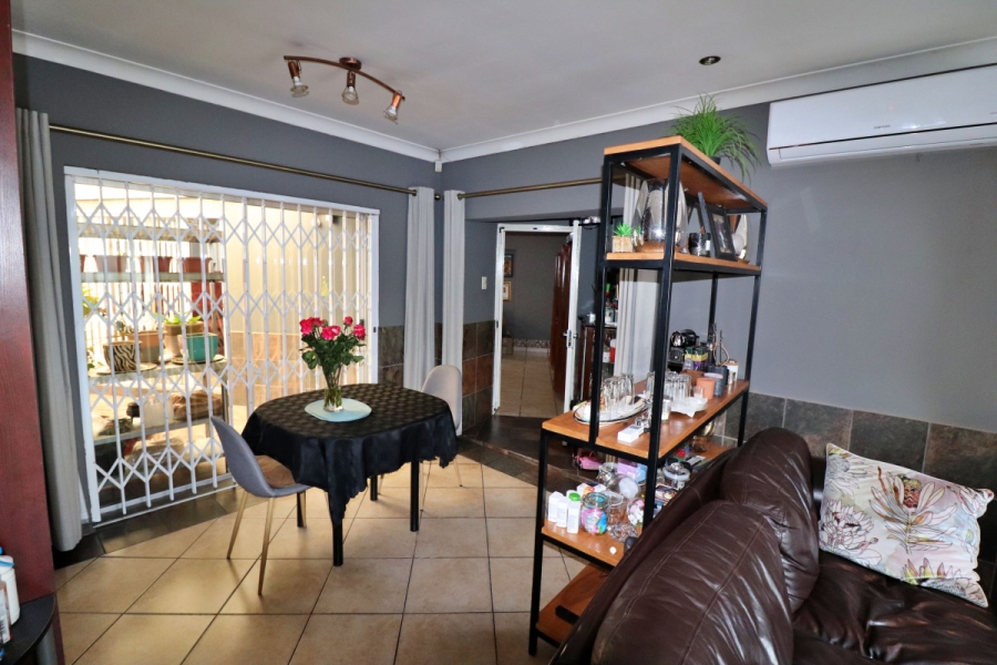 5 Bedroom Property for Sale in Edenvale Central Gauteng