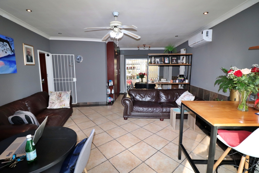 5 Bedroom Property for Sale in Edenvale Central Gauteng