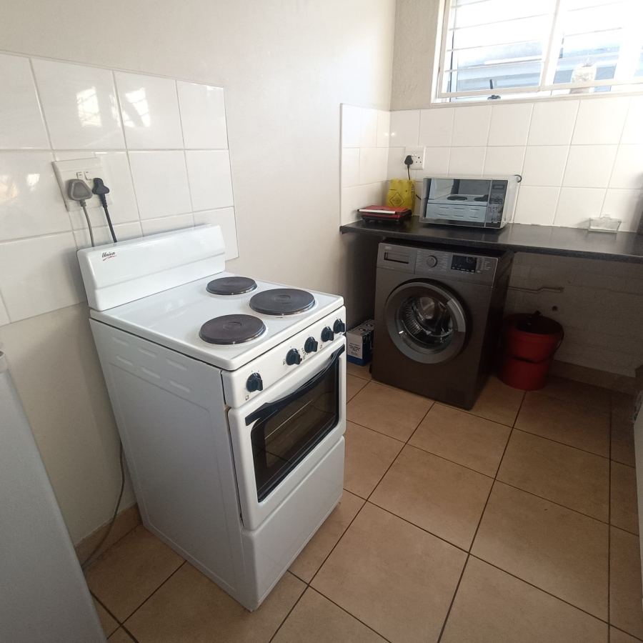To Let 2 Bedroom Property for Rent in Emmarentia Gauteng