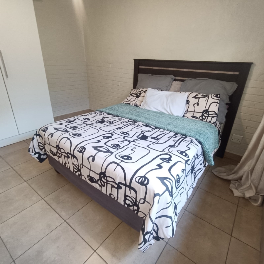To Let 2 Bedroom Property for Rent in Emmarentia Gauteng