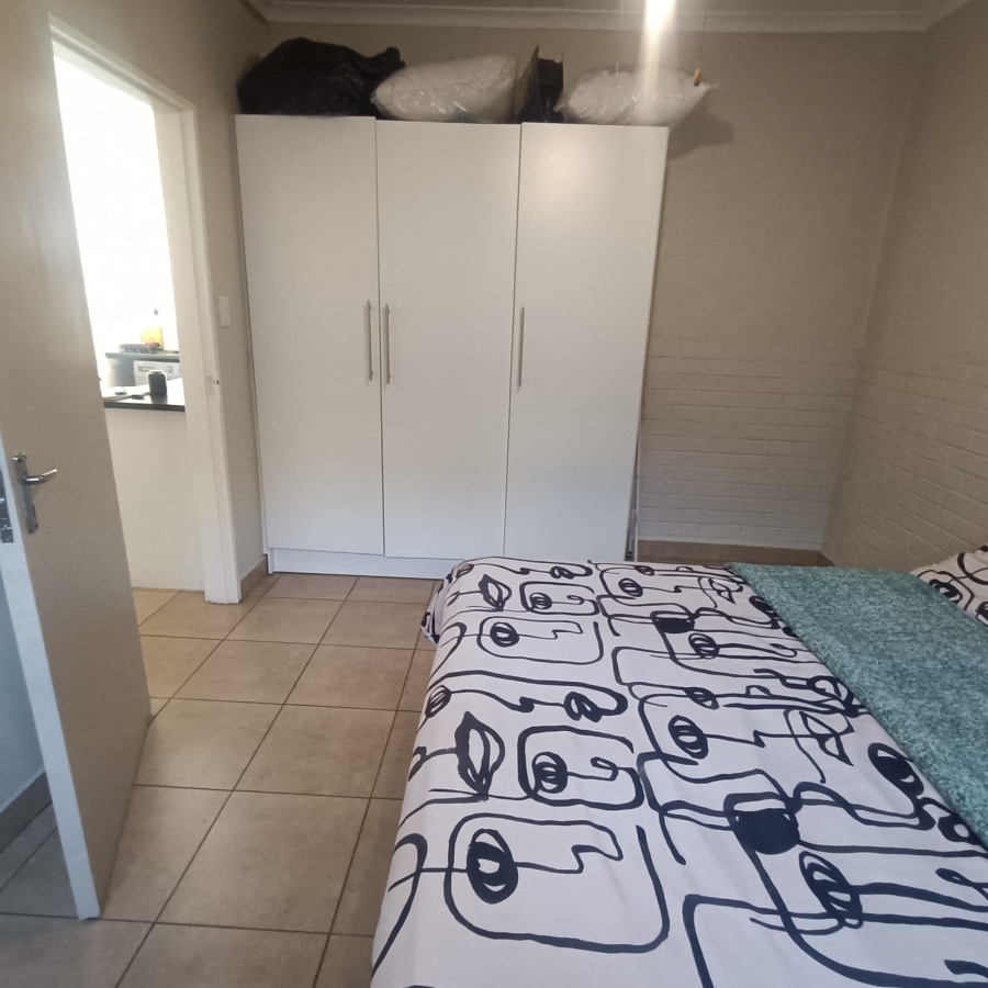 To Let 2 Bedroom Property for Rent in Emmarentia Gauteng
