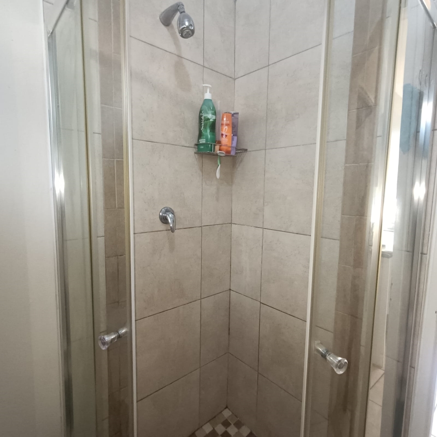 To Let 2 Bedroom Property for Rent in Emmarentia Gauteng