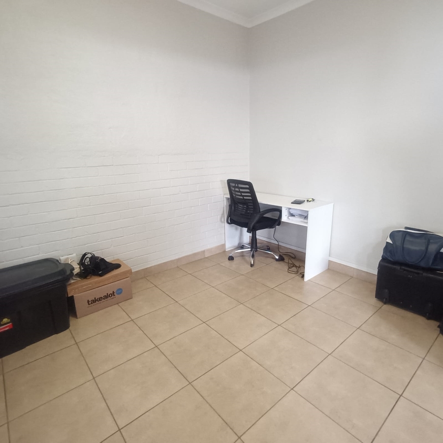 To Let 2 Bedroom Property for Rent in Emmarentia Gauteng