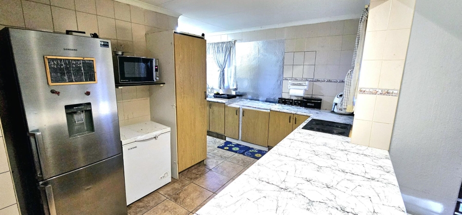 3 Bedroom Property for Sale in Die Hoewes Gauteng