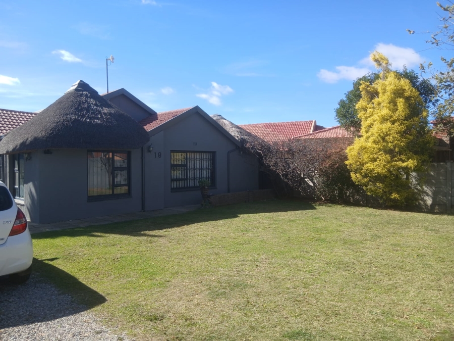 5 Bedroom Property for Sale in Finsbury Gauteng