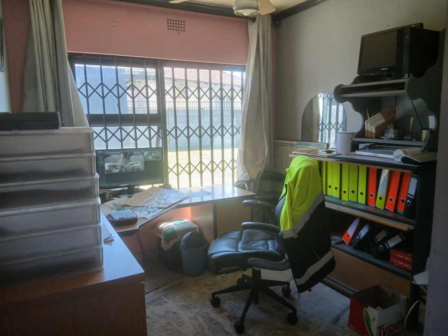 5 Bedroom Property for Sale in Finsbury Gauteng