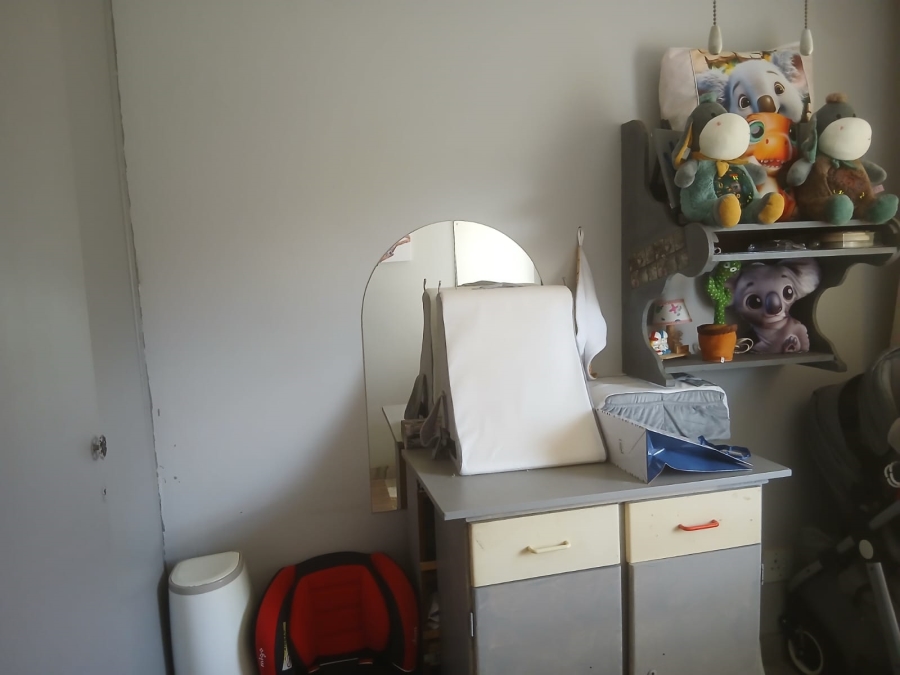 5 Bedroom Property for Sale in Finsbury Gauteng