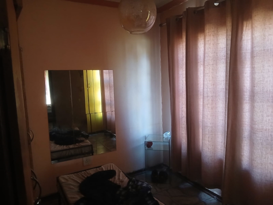 5 Bedroom Property for Sale in Finsbury Gauteng