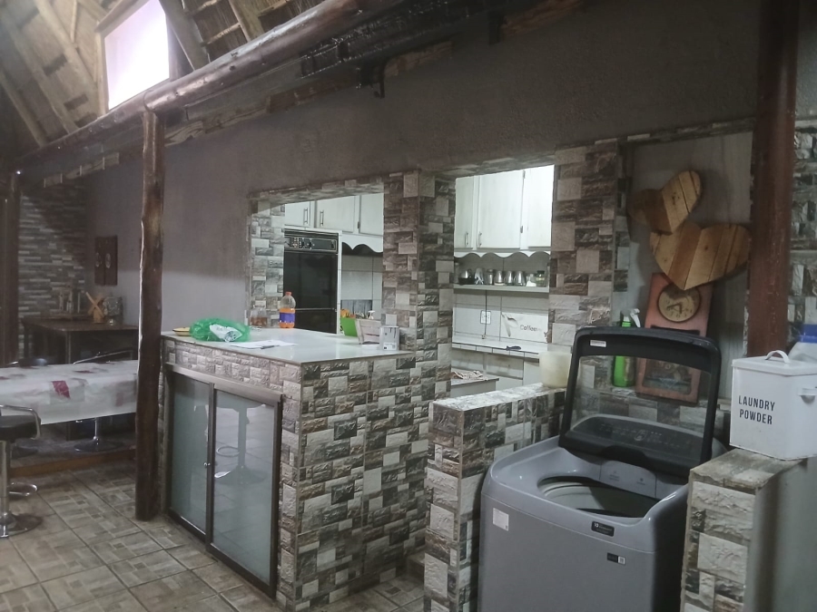 5 Bedroom Property for Sale in Finsbury Gauteng