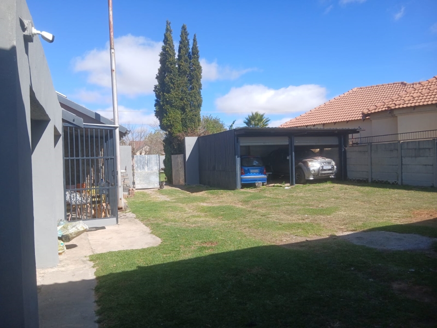 5 Bedroom Property for Sale in Finsbury Gauteng