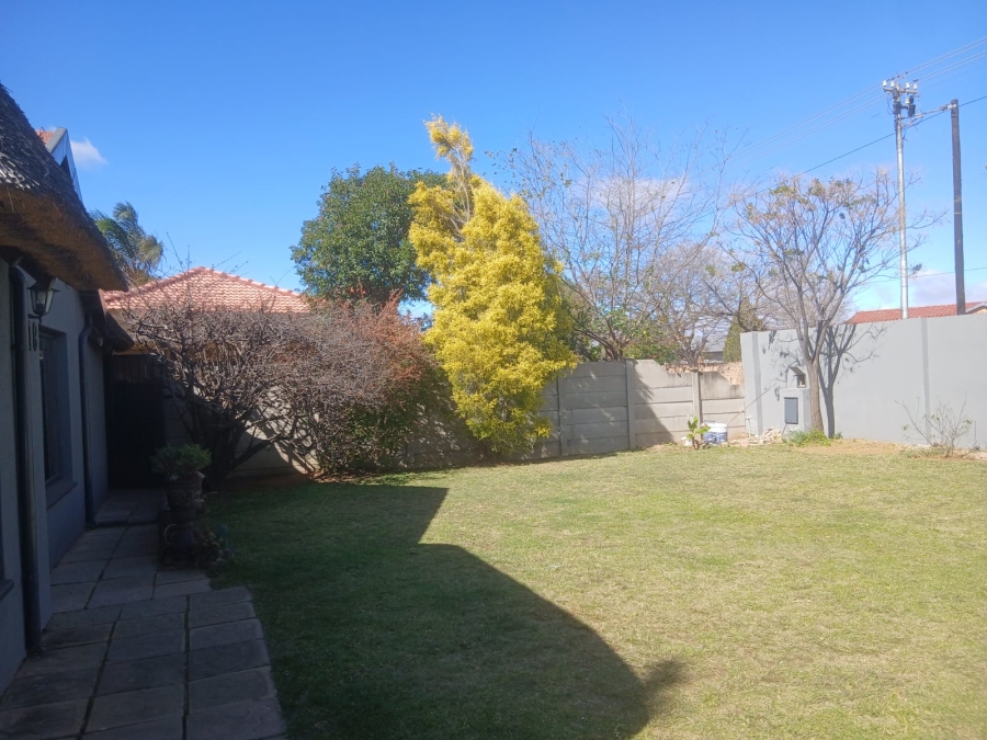 5 Bedroom Property for Sale in Finsbury Gauteng