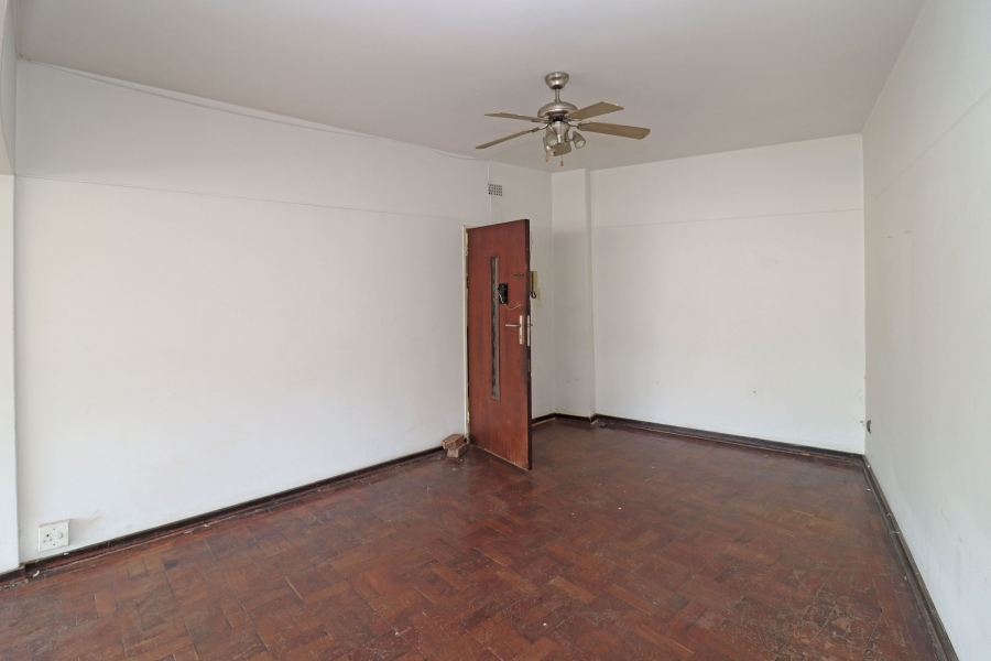 1 Bedroom Property for Sale in Cyrildene Gauteng