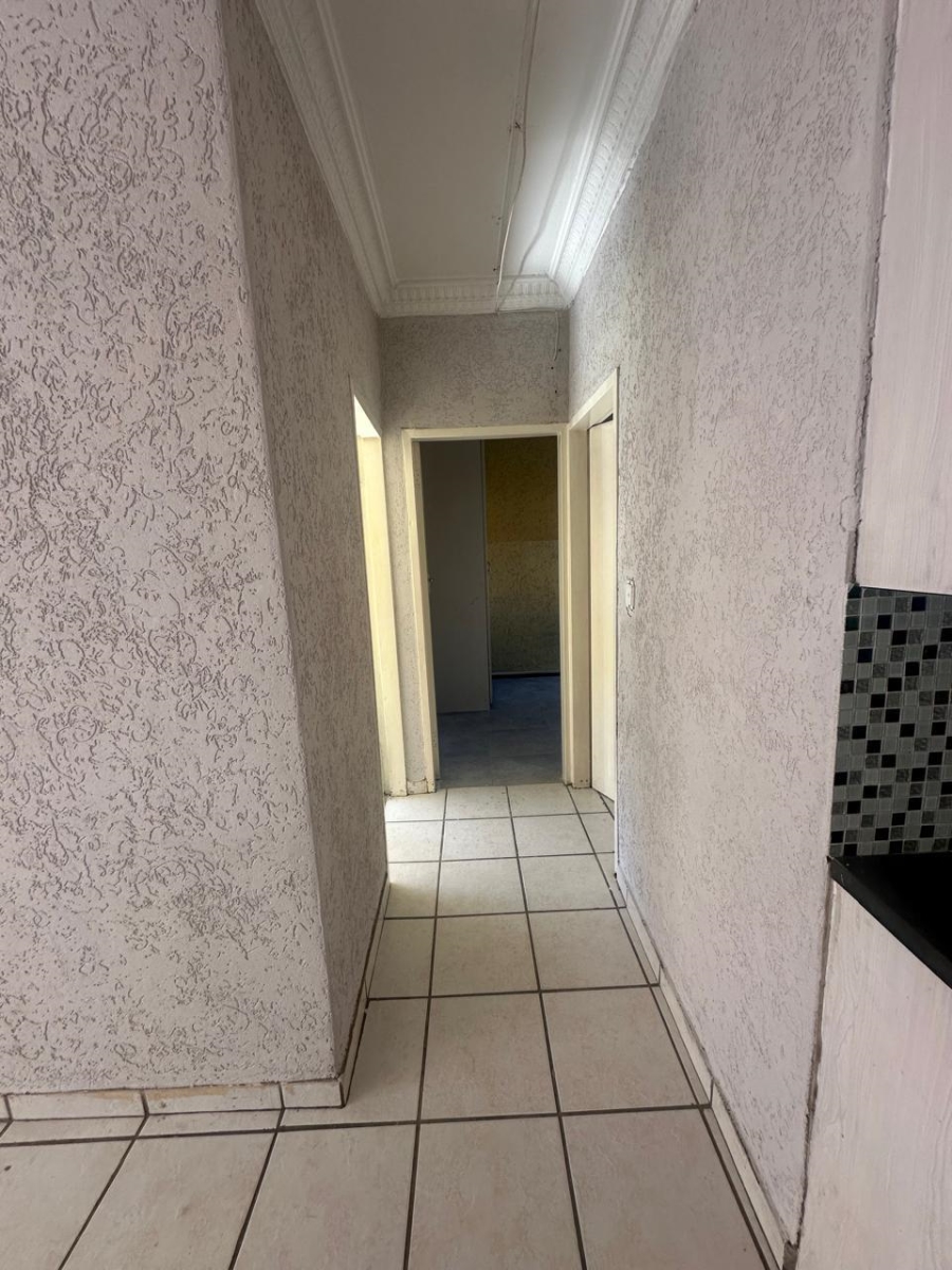 To Let 2 Bedroom Property for Rent in Meredale Gauteng