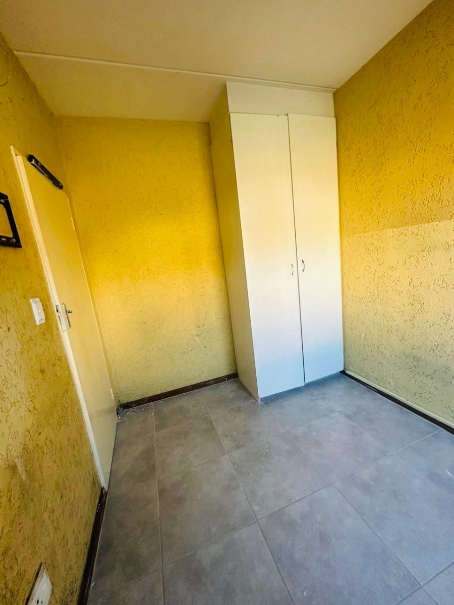 To Let 2 Bedroom Property for Rent in Meredale Gauteng