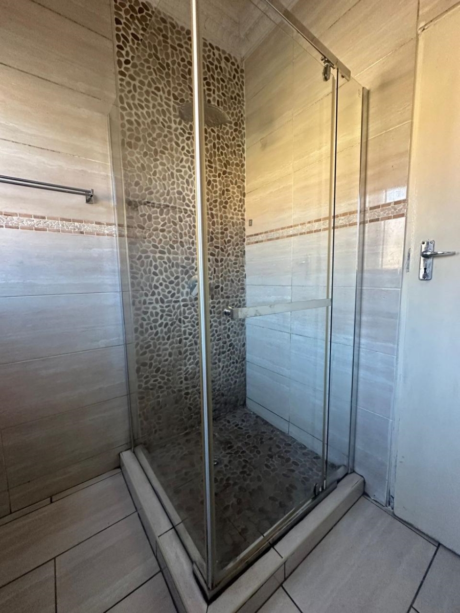 To Let 2 Bedroom Property for Rent in Meredale Gauteng