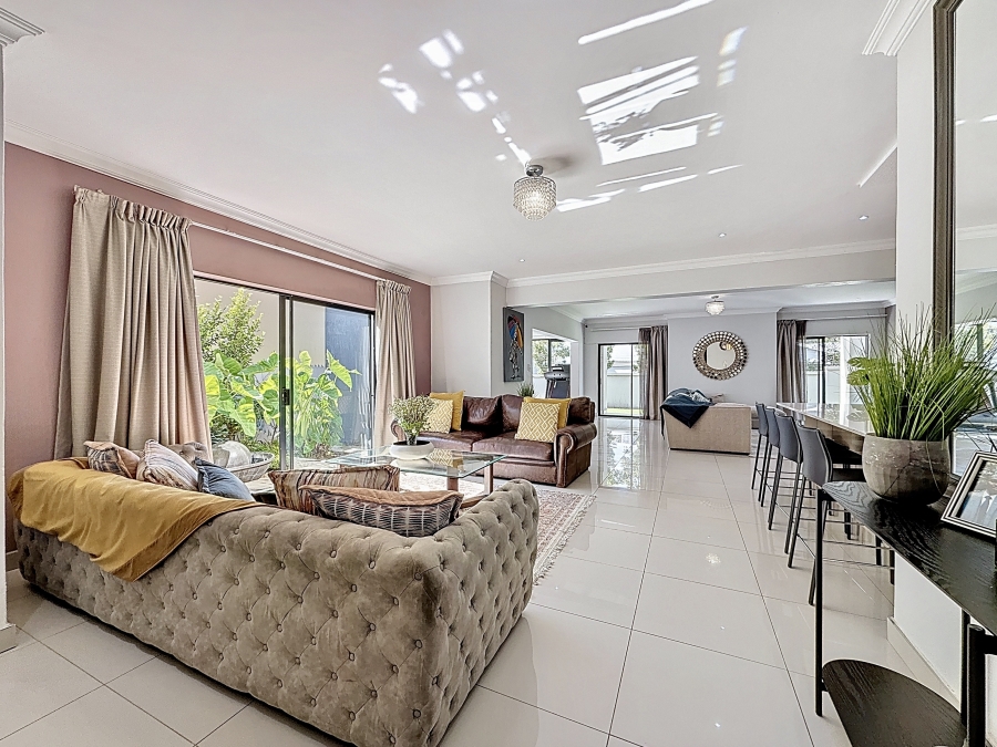 5 Bedroom Property for Sale in Equestria Gauteng