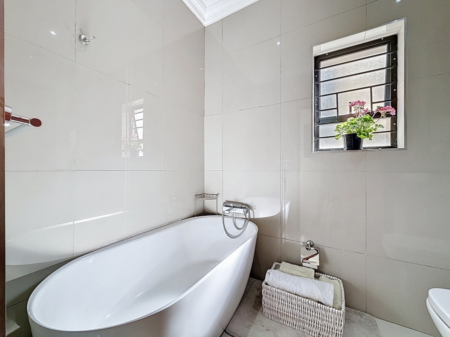 5 Bedroom Property for Sale in Equestria Gauteng