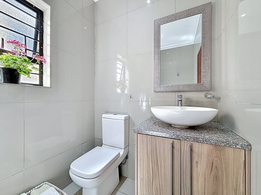5 Bedroom Property for Sale in Equestria Gauteng