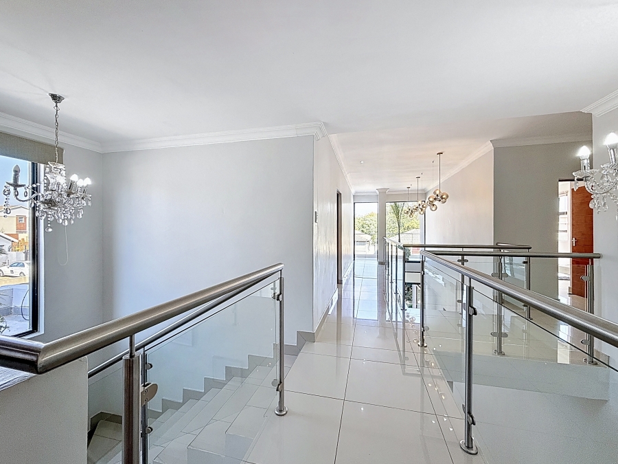 5 Bedroom Property for Sale in Equestria Gauteng