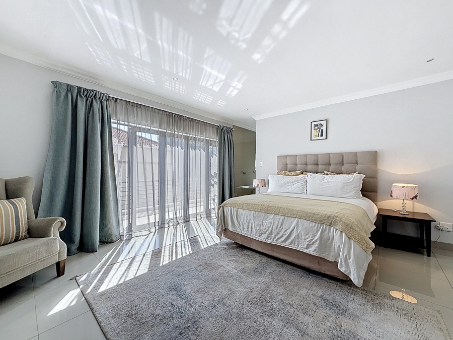 5 Bedroom Property for Sale in Equestria Gauteng