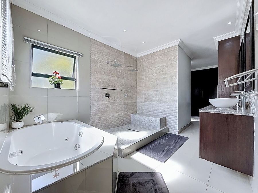 5 Bedroom Property for Sale in Equestria Gauteng