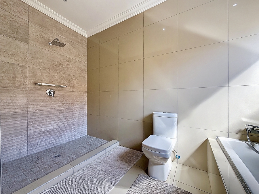5 Bedroom Property for Sale in Equestria Gauteng