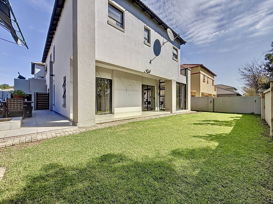 5 Bedroom Property for Sale in Equestria Gauteng
