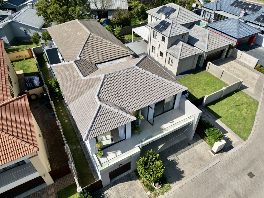 5 Bedroom Property for Sale in Equestria Gauteng