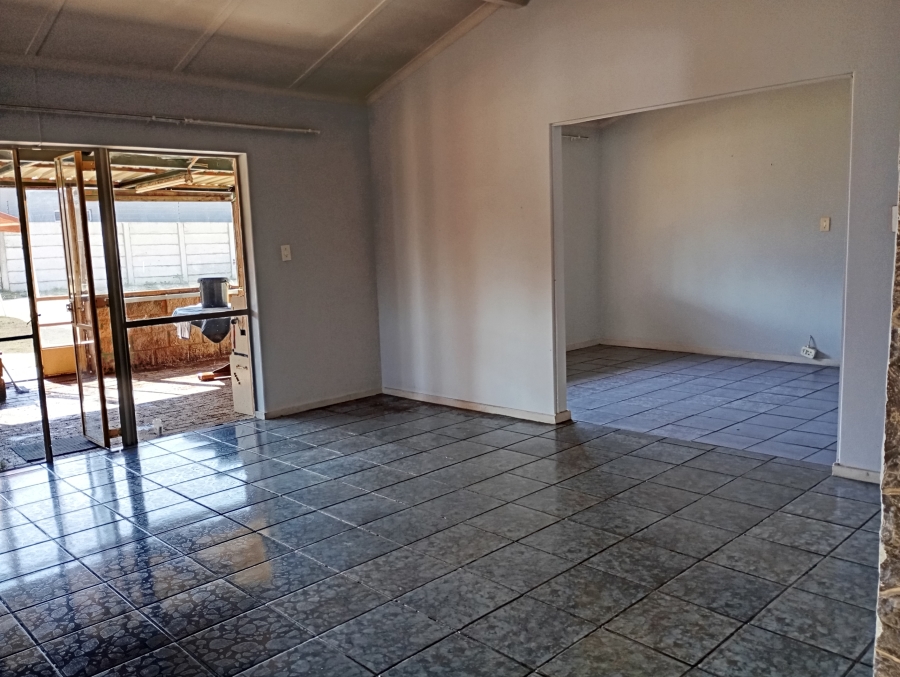 3 Bedroom Property for Sale in Bonaero Park Gauteng