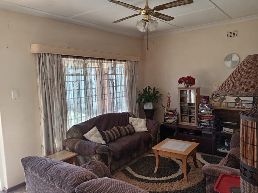 6 Bedroom Property for Sale in Witpoortjie Gauteng