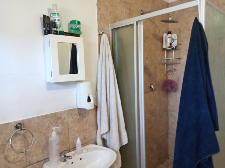 6 Bedroom Property for Sale in Witpoortjie Gauteng