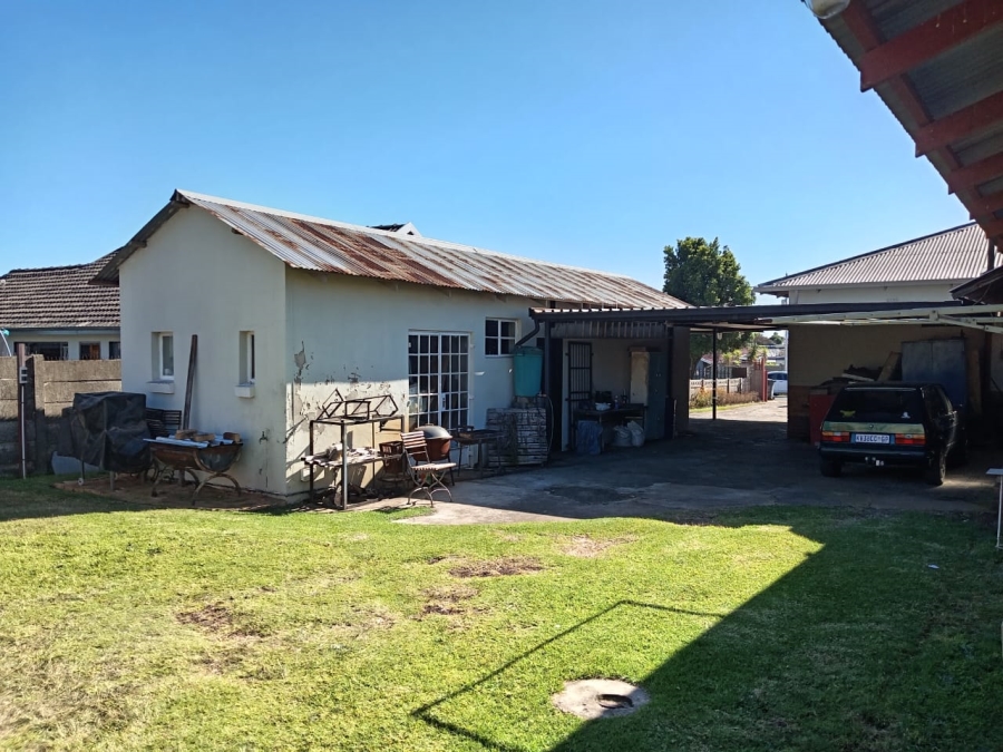 6 Bedroom Property for Sale in Witpoortjie Gauteng