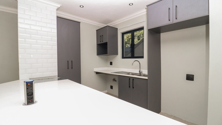 2 Bedroom Property for Sale in Morningside Gauteng