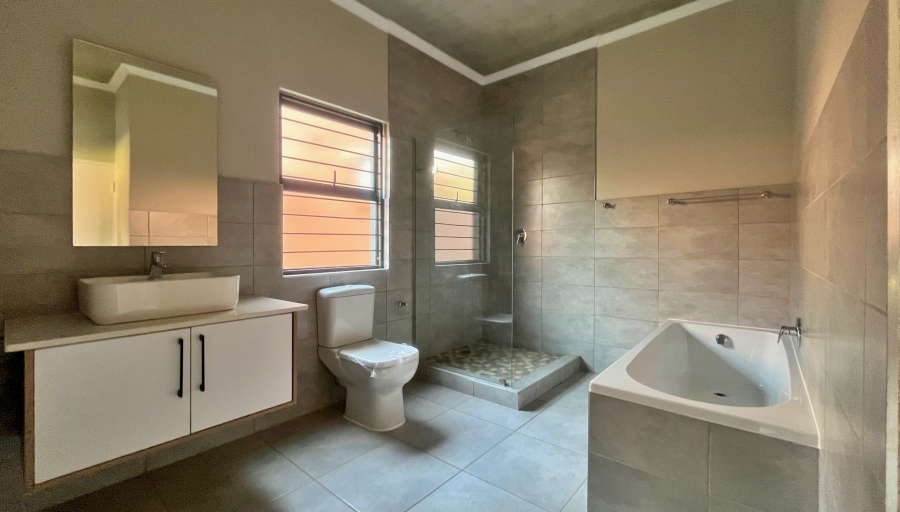 2 Bedroom Property for Sale in Rietvalleirand Gauteng