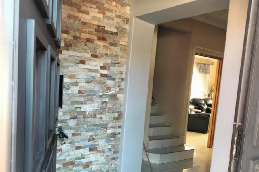 4 Bedroom Property for Sale in Oriel Gauteng
