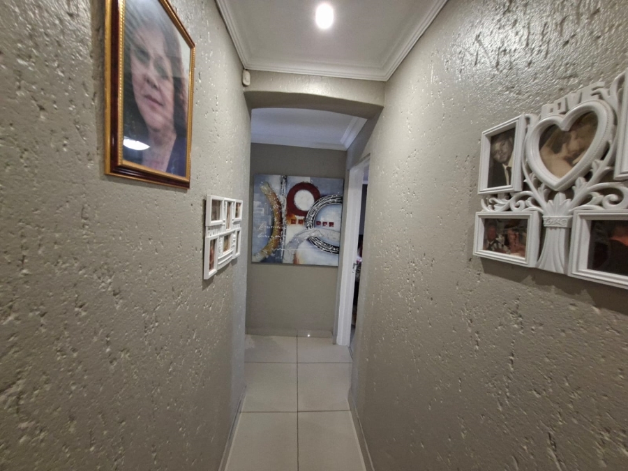 3 Bedroom Property for Sale in Noordheuwel Gauteng