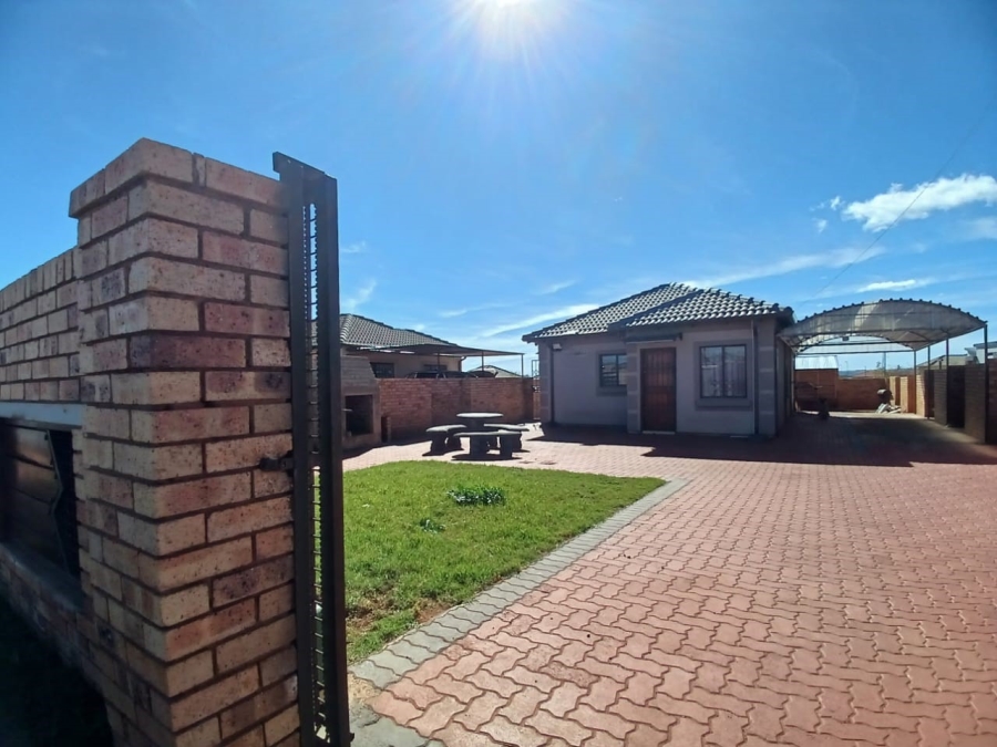 3 Bedroom Property for Sale in Westonaria Gauteng
