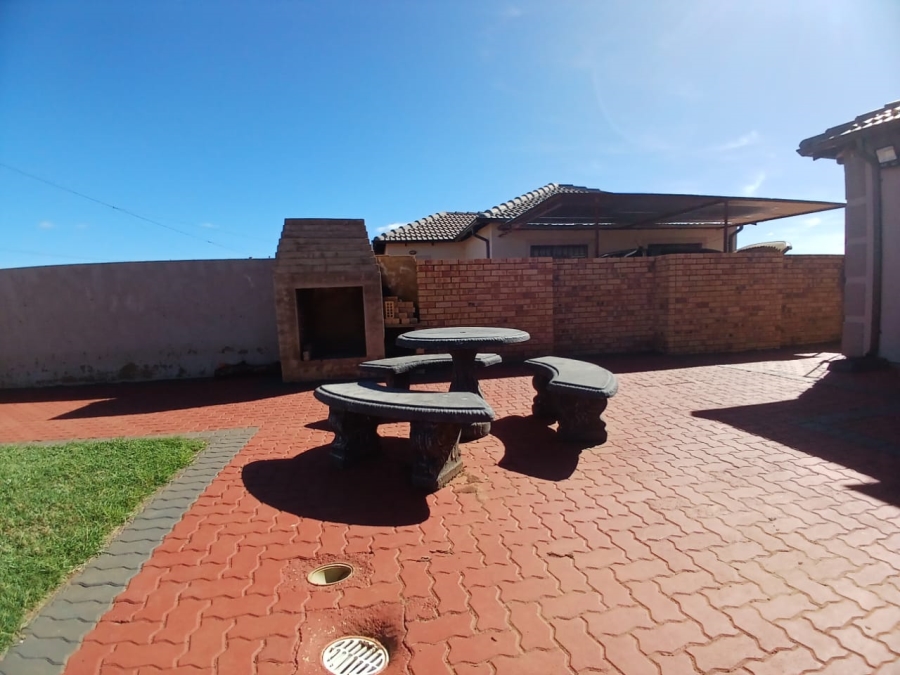 3 Bedroom Property for Sale in Westonaria Gauteng