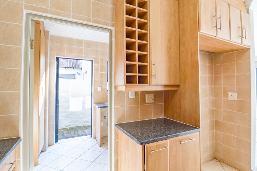 To Let 3 Bedroom Property for Rent in Six Fountains Residential Estate Gauteng