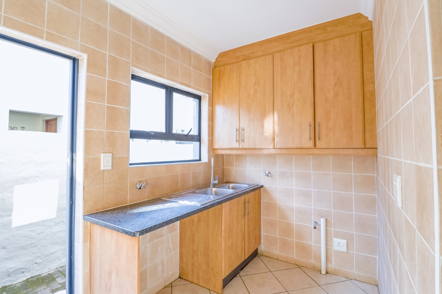 To Let 3 Bedroom Property for Rent in Six Fountains Residential Estate Gauteng