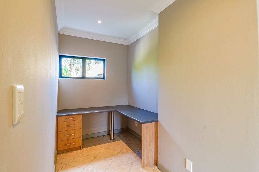 To Let 3 Bedroom Property for Rent in Six Fountains Residential Estate Gauteng
