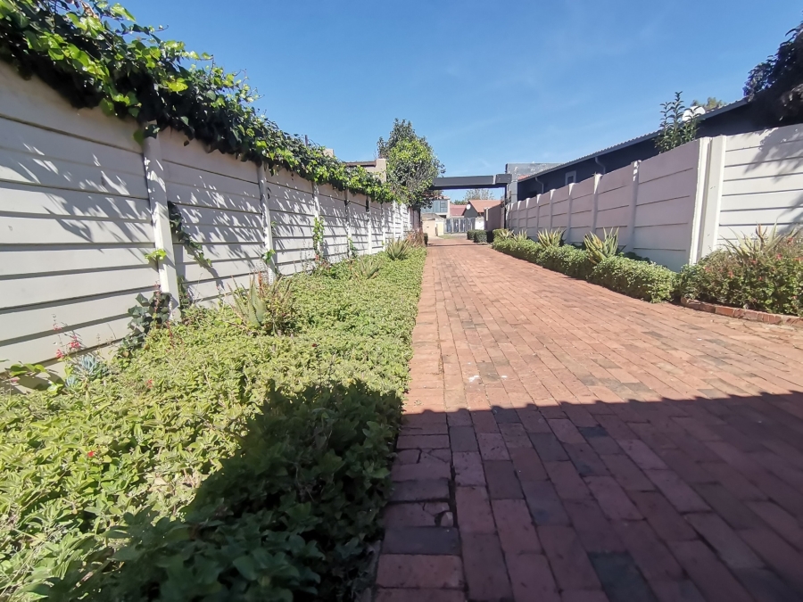 3 Bedroom Property for Sale in Albertsdal Gauteng
